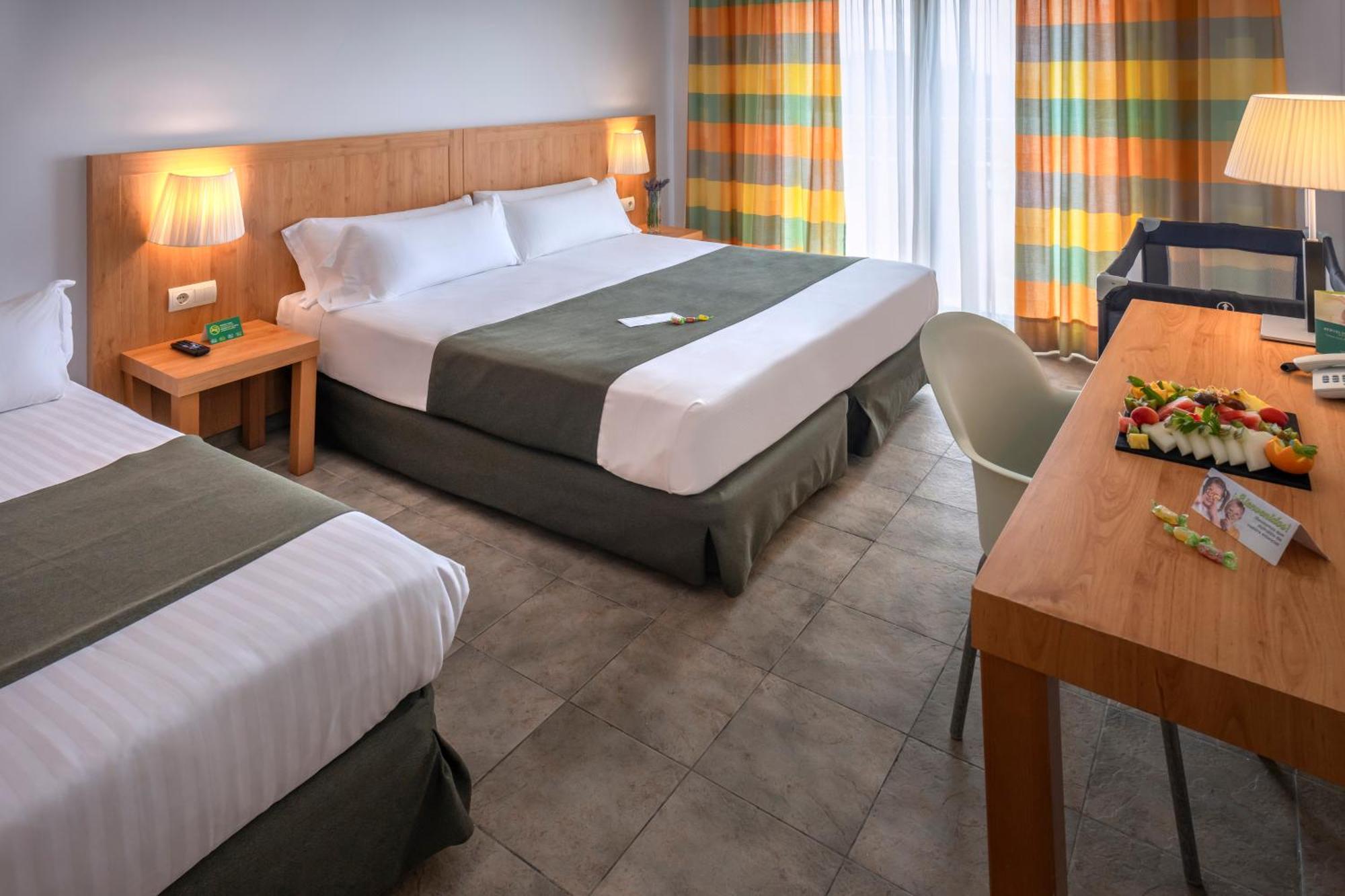 Vilar Rural De Sant Hilari Sacalm By Serhs Hotels Zimmer foto